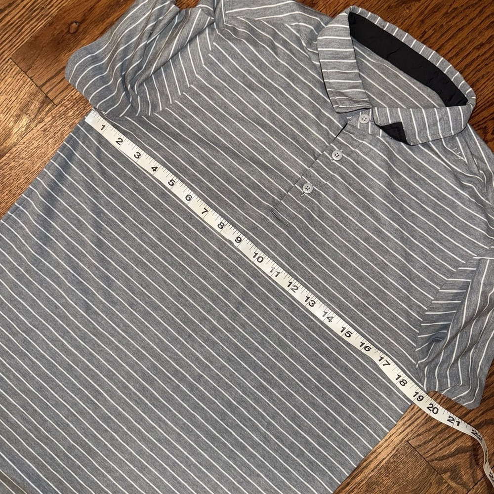 Lululemon Evolution Short Sleeve Polo Shirt Mens M Grey White Stripe Performance - Picture 5 of 5